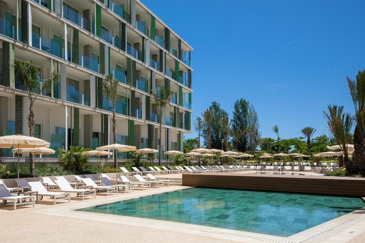 Atzavara & Hotel 5*